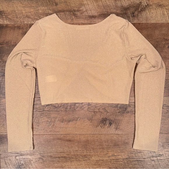 Cupshe Shimmer Lollipop Twist Glittery Gold Crop Top - Picture 7 of 16